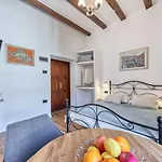 Laus Apartament *