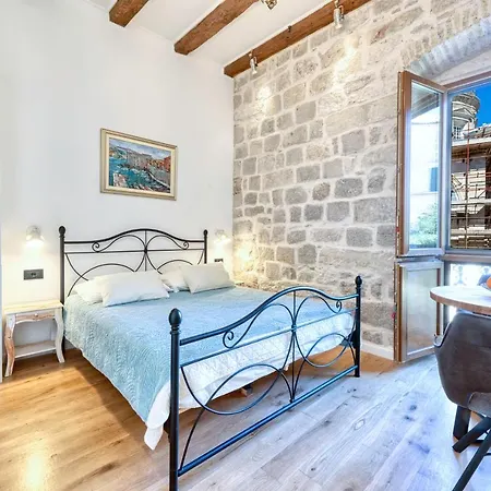 Apartment Laus