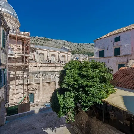 Laus * Dubrovnik